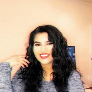 Meet your Posher, Abril